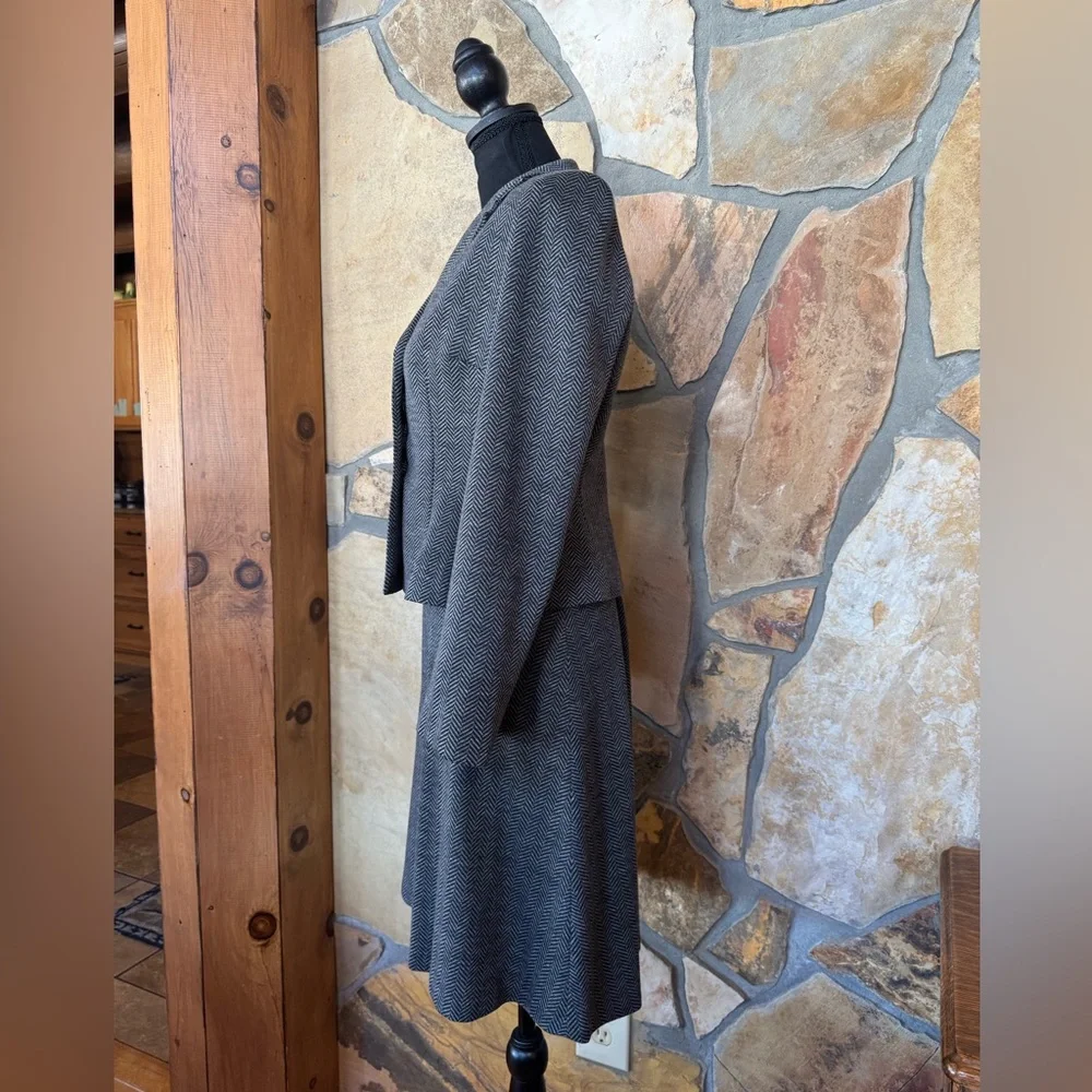 TALBOTS Merino Wool Herringbone Fitted Lined Jacket and Skirt (2P)